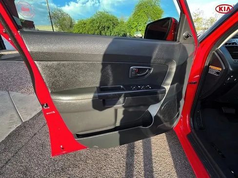 Used 2013 Kia Soul FWD image 10