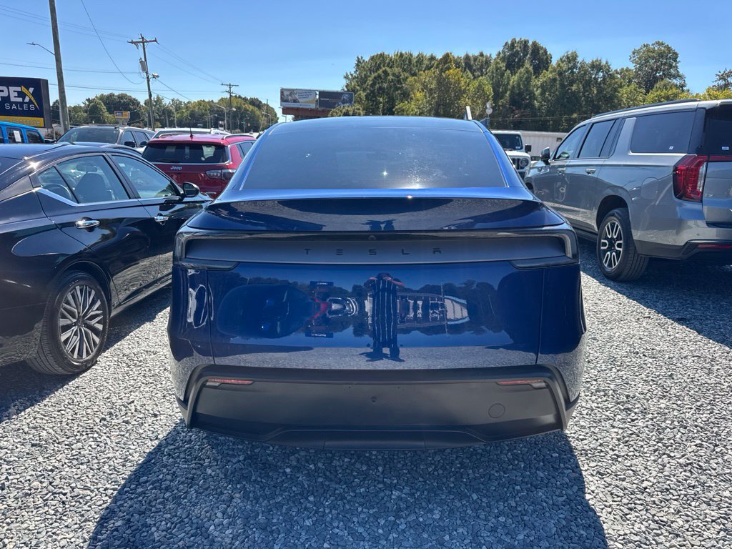 Used 2026 Tesla Model Y 2WD image 3