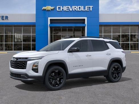 New 2026 Chevrolet Equinox LT image 2