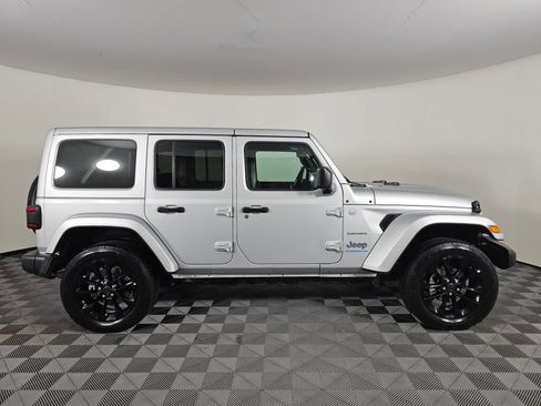 Used 2024 Jeep Wrangler Unlimited Sahara AWD/4WD image 2