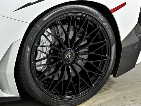 Used 2017 Lamborghini Aventador LP 750-4 Superveloce AWD/4WD image 34