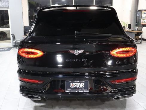 Used 2021 Bentley Bentayga Speed AWD/4WD image 19