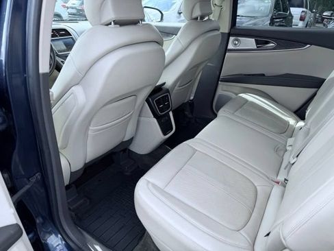 Used 2017 Lincoln MKX Reserve w/ Luxury Package AWD/4WD image 24