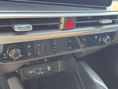 New 2026 Kia Sorento LX FWD image 24