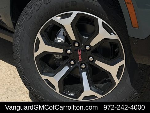 New 2026 GMC Yukon AT4 w/ AT4 Premium Plus Package AWD/4WD image 9