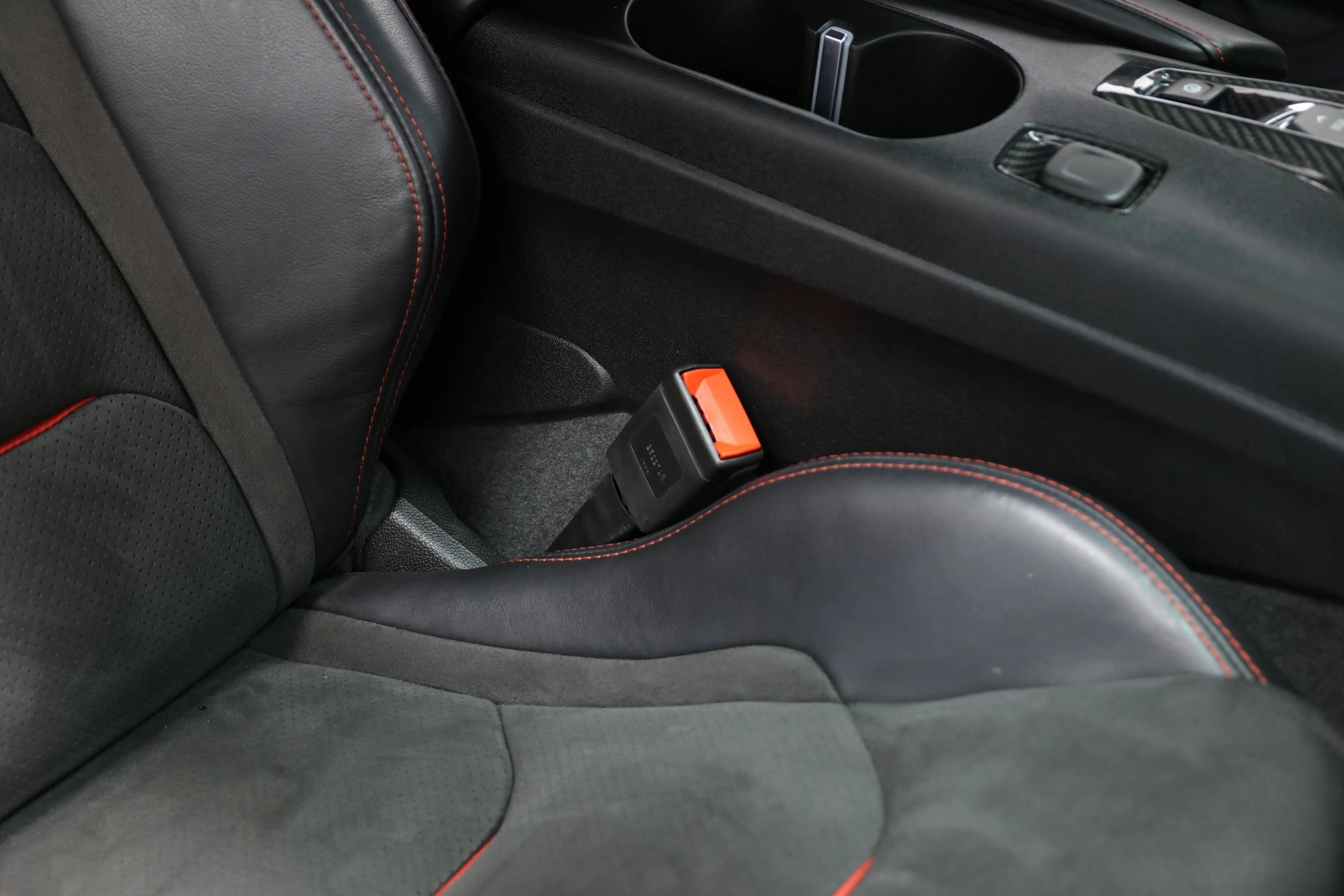 Used 2018 Chevrolet Camaro ZL1 RWD image 90