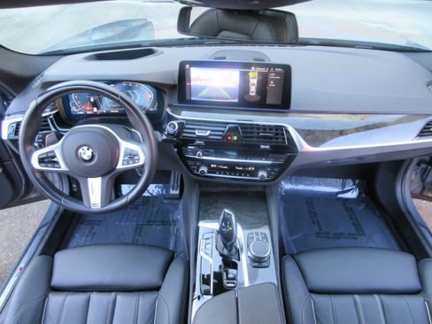 Used 2023 BMW 540i w/ M Sport Package image 18