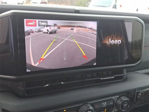 Used 2024 Jeep Wrangler Rubicon w/ Technology Group image 18