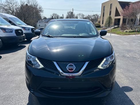 Used 2019 Nissan Rogue Sport S w/ Appearance Package image 2