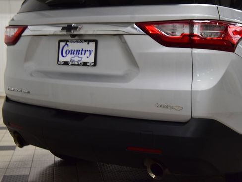 Used 2020 Chevrolet Traverse LS AWD/4WD image 19
