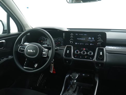 Used 2023 Kia Sorento LX image 15