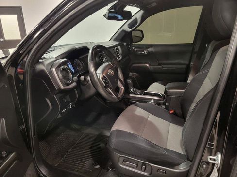 Used 2023 Toyota Tacoma TRD Off-Road image 10