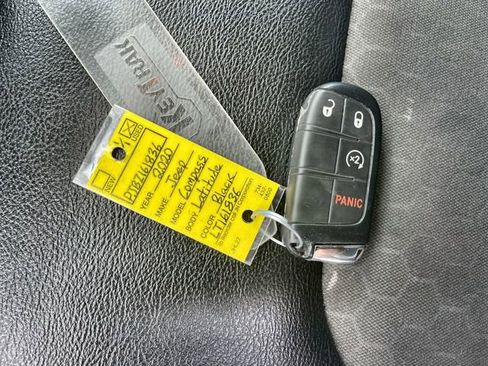 Used 2020 Jeep Compass Latitude AWD/4WD image 34