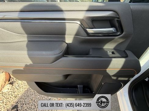 Used 2025 GMC Sierra 2500 AT4 image 19