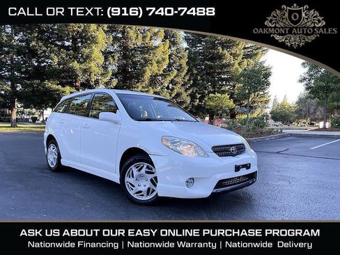 Used 2005 Toyota Matrix XR FWD image 1