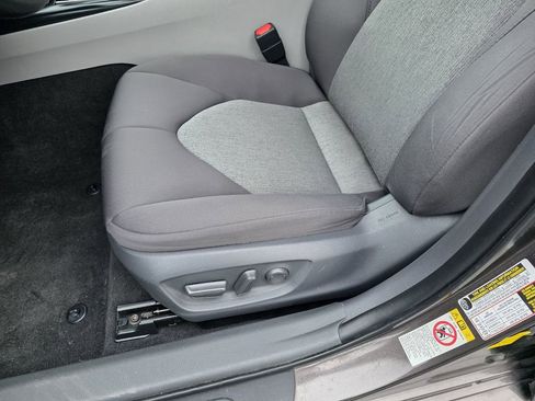 Used 2019 Toyota Camry LE w/ Sunroof Package image 10