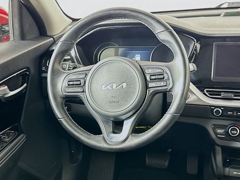 Used 2022 Kia Niro EX FWD image 18