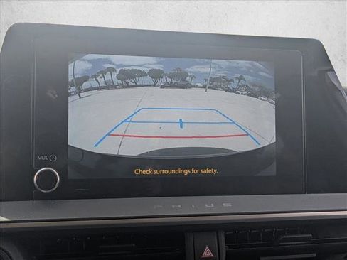 Used 2025 Toyota Prius XLE FWD image 12
