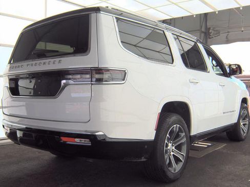 Used 2024 Jeep Grand Wagoneer Series I AWD/4WD image 3