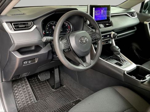 Used 2023 Toyota RAV4 LE AWD/4WD image 17