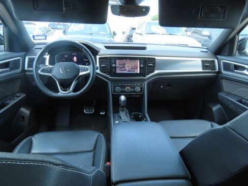 Used 2021 Volkswagen Atlas Cross Sport SEL R-Line FWD image 21