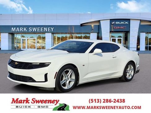 Used 2019 Chevrolet Camaro LT RWD image 1