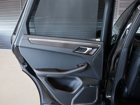 Used 2025 Porsche Macan GTS image 22