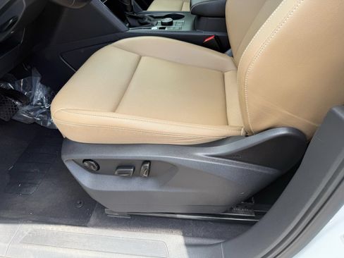 Used 2020 Volkswagen Atlas Cross Sport SE w/ Towing Package AWD/4WD image 14