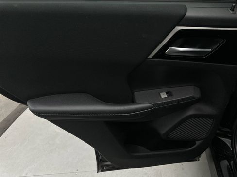 Used 2022 Mitsubishi Outlander ES image 24