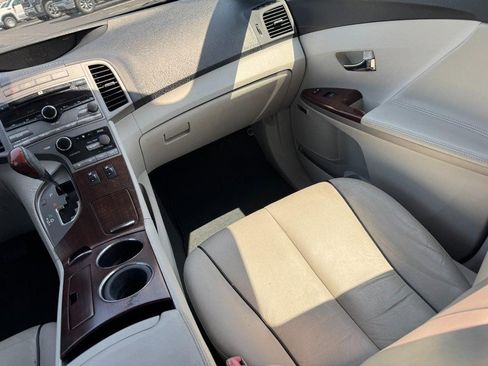 Used 2009 Toyota Venza FWD image 16