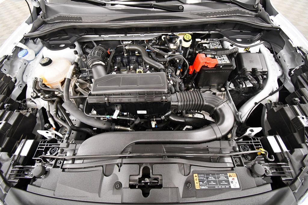 Used 2025 Ford Escape Active AWD/4WD image 12