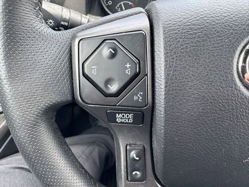 Used 2021 Toyota Tacoma TRD Sport image 18