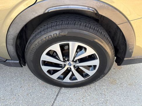 Used 2021 Subaru Outback Premium AWD/4WD image 28