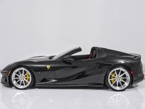 Used 2022 Ferrari 812 GTS RWD image 6