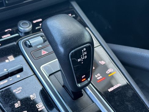 Certified 2022 Porsche Cayenne AWD/4WD image 22