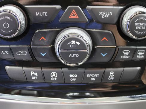 Used 2021 Jeep Grand Cherokee Altitude AWD/4WD image 56