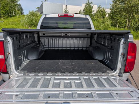 Used 2019 Chevrolet Colorado W/T w/ WT Convenience Package AWD/4WD image 18