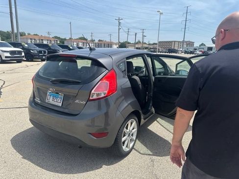 Used 2019 Ford Fiesta SE w/ Equipment Group 201A FWD image 4