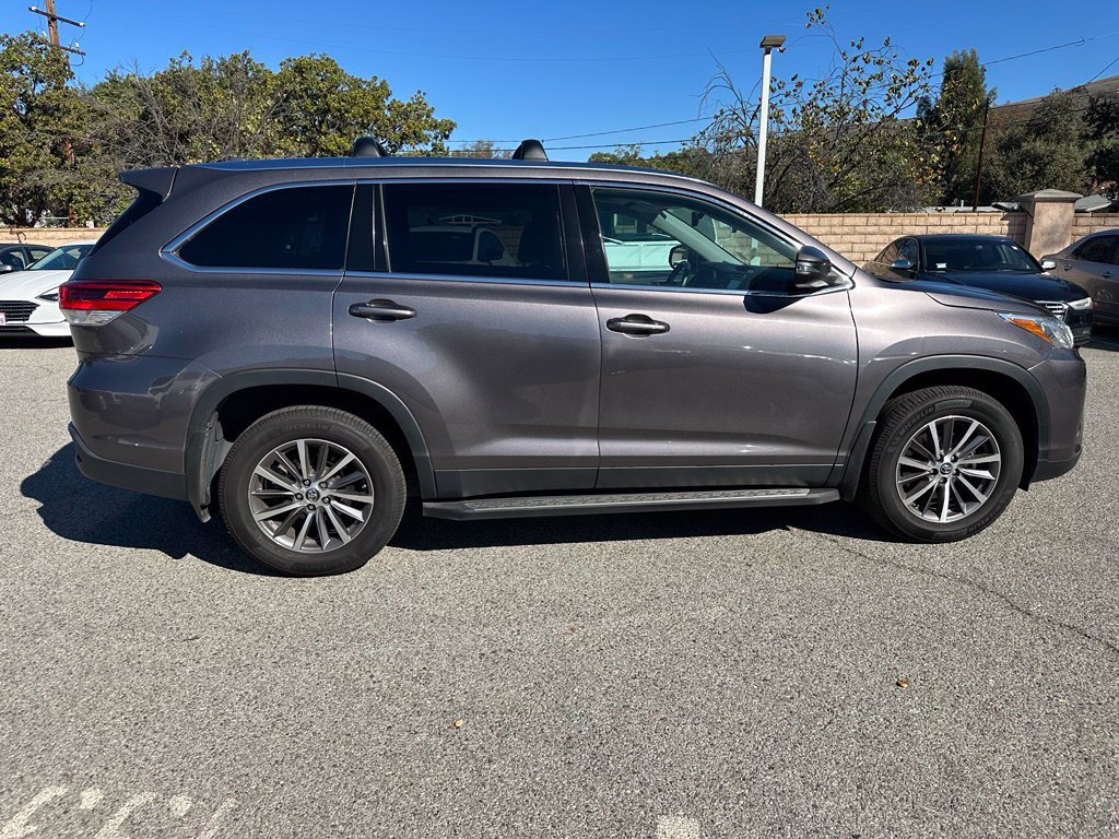 Certified 2019 Toyota Highlander XLE FWD image 4