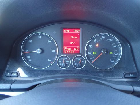 Used 2009 Volkswagen Jetta TDI FWD image 17