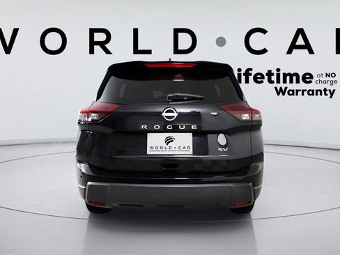 Used 2024 Nissan Rogue SV image 6