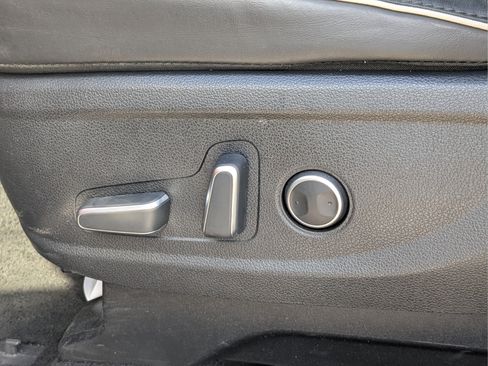 Used 2024 Hyundai Palisade SEL FWD image 19
