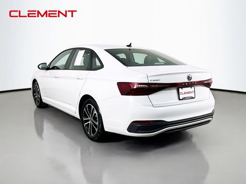 Used 2025 Volkswagen Jetta Sport FWD image 9