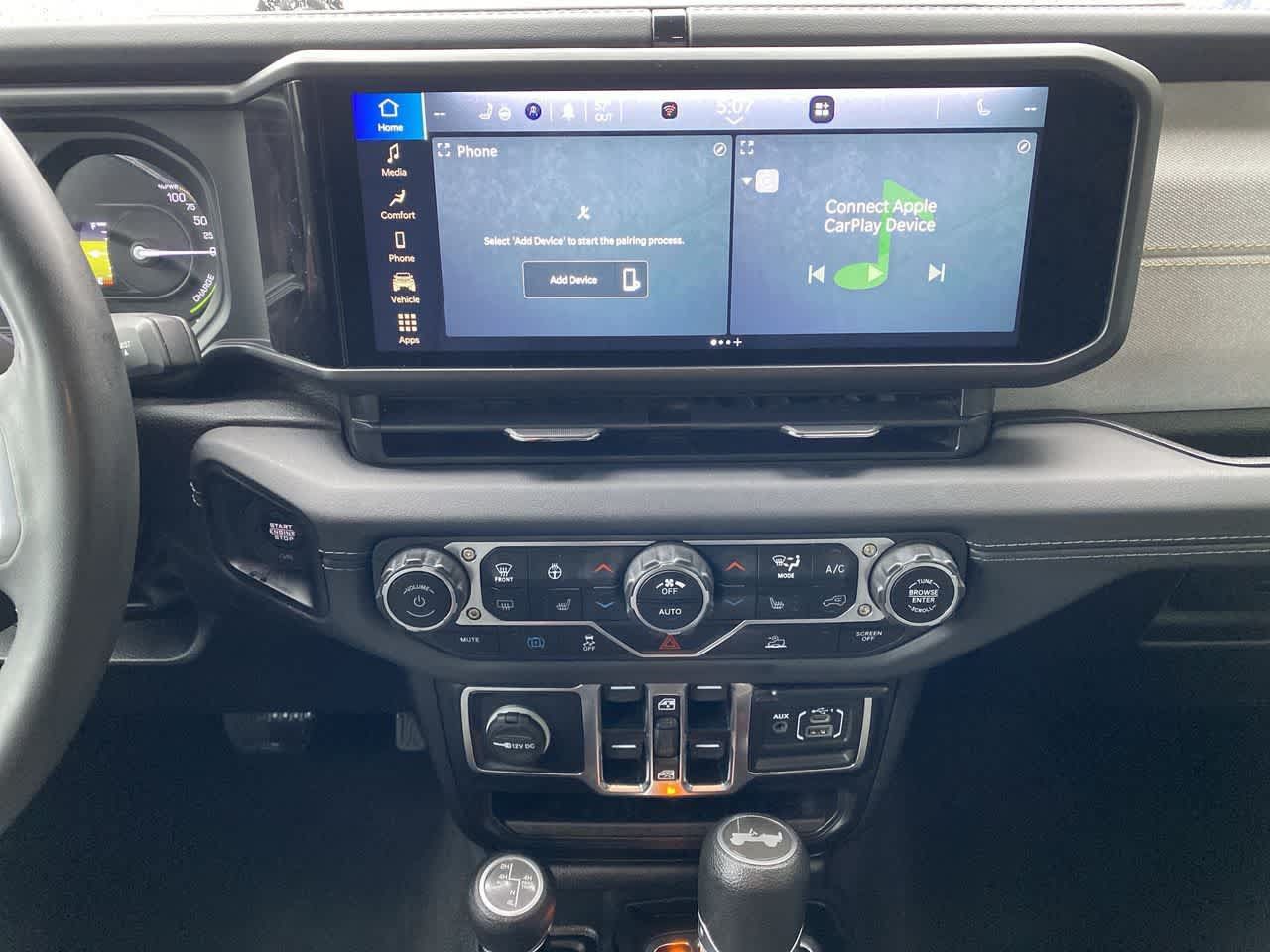 Used 2024 Jeep Wrangler Unlimited Sahara AWD/4WD image 24