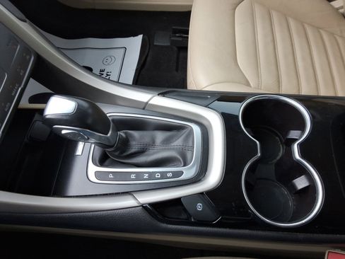 Used 2015 Ford Fusion SE w/ Equipment Group 202A image 17