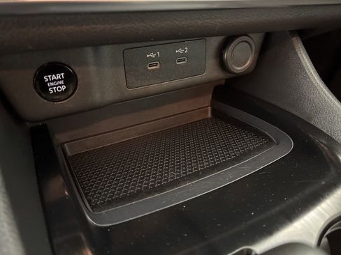 Used 2024 Nissan Rogue SV image 33