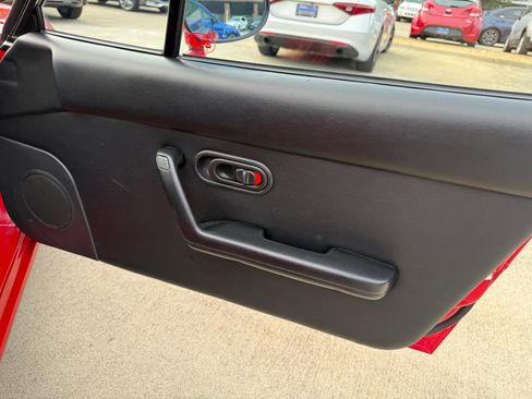 Used 1992 MAZDA MX-5 Miata RWD image 19