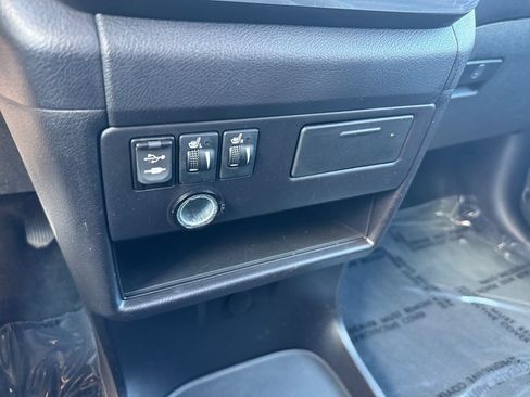 Used 2015 Toyota Sienna SE FWD image 27