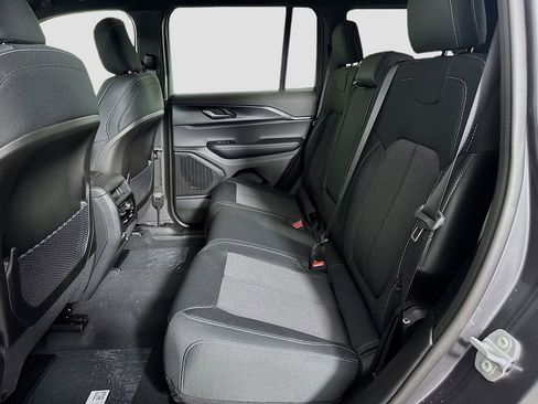 New 2025 Jeep Grand Cherokee Laredo w/ Luxury Tech Group I image 11