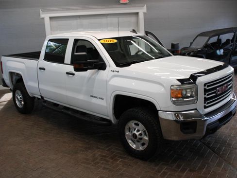 Used 2016 GMC Sierra 2500 4x4 Crew Cab w/ Sierra Convenience Package image 20